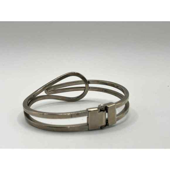 Interconnecting Silver-Tone Artisan Hinged 2.5 Inch Wide Bracelet! - Picture 6 of 7